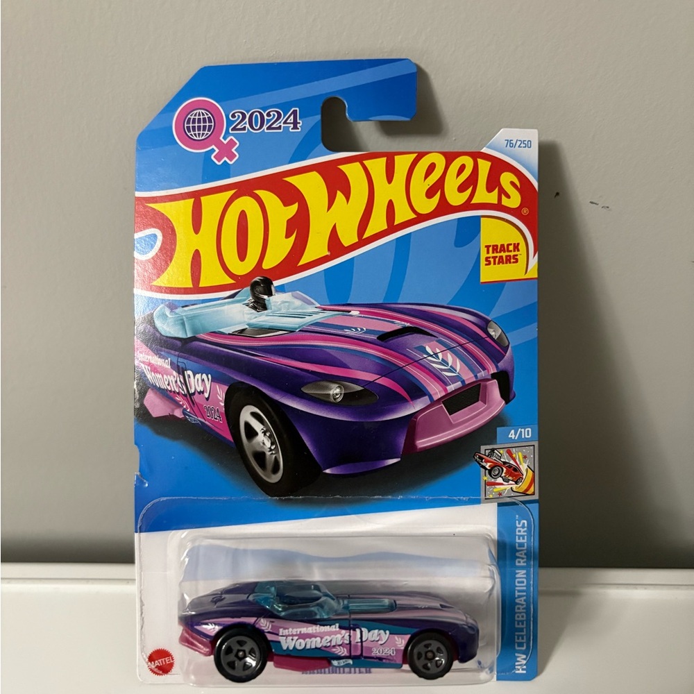 Hot Wheels 2024 International Women’s Day Car Celebration Racers 4/10